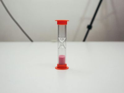 Minimalist hourglass representing time dedicated to self care